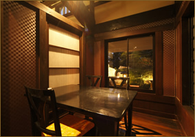 個室お食事処(テーブル席)